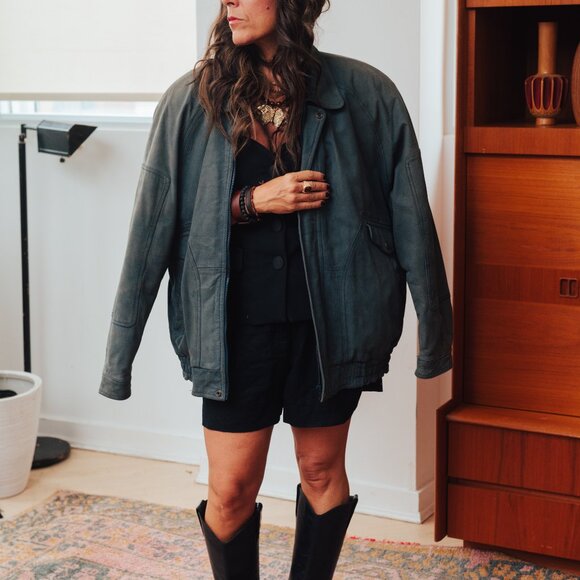 90's Vintage Men's Leather Bomber by Private Member - Picture 4 of 4